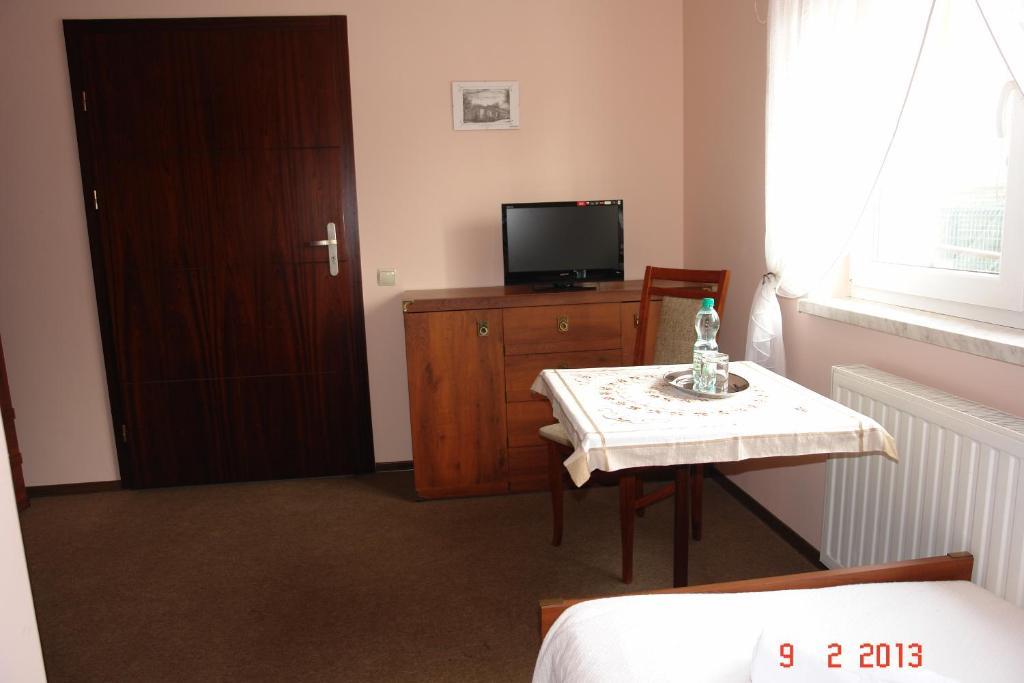 Pokoje Hotelowe Wiktoria Goczalkowice Zdroj Ruang foto